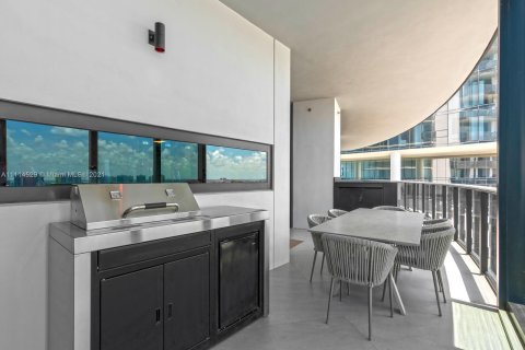 Condominio en venta en Sunny Isles Beach, Florida, 5 dormitorios, 385.92 m2 № 6042 - foto 9