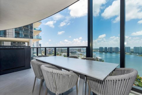 Condominio en venta en Sunny Isles Beach, Florida, 5 dormitorios, 385.92 m2 № 6042 - foto 11
