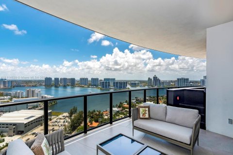 Condominio en venta en Sunny Isles Beach, Florida, 5 dormitorios, 385.92 m2 № 6042 - foto 1