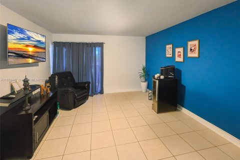 Copropriété à vendre à Miami, Floride: 2 chambres, 124.49 m2 № 1364216 - photo 14