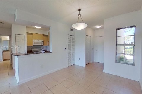 Copropriété à louer à Miramar, Floride: 1 chambre, 78.97 m2 № 1364220 - photo 2