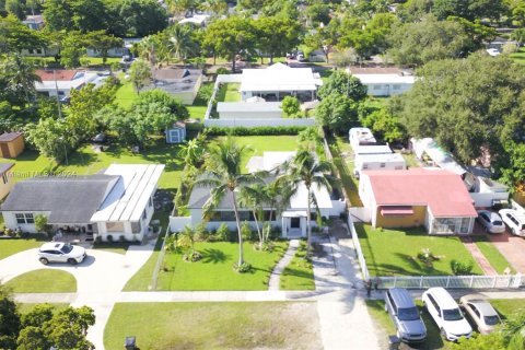 Villa ou maison à vendre à North Miami, Floride: 3 chambres, 165.37 m2 № 1364215 - photo 21