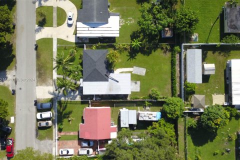 Villa ou maison à vendre à North Miami, Floride: 3 chambres, 165.37 m2 № 1364215 - photo 20