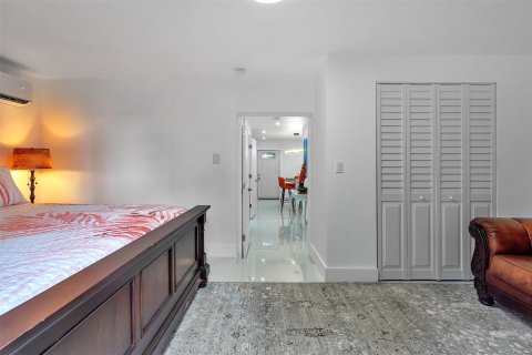 Villa ou maison à louer à Fort Lauderdale, Floride: 2 chambres, 102.19 m2 № 821131 - photo 1