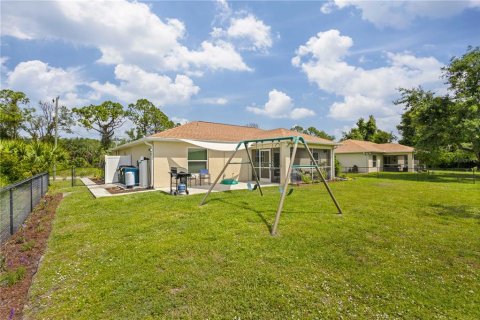 House in North Port, Florida 3 bedrooms, 132.57 sq.m. № 1137373 - photo 27