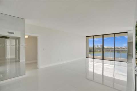 Copropriété à vendre à Aventura, Floride: 2 chambres, 144.93 m2 № 1132560 - photo 3