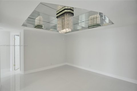 Condominio en venta en Aventura, Florida, 2 dormitorios, 144.93 m2 № 1132560 - foto 11