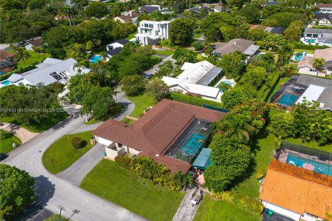 Villa ou maison à vendre à Palmetto Bay, Floride: 4 chambres, 348.94 m2 № 1328063 - photo 6