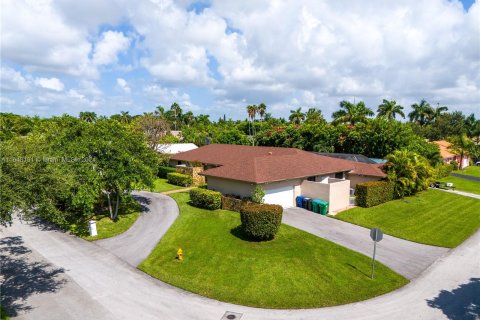 Villa ou maison à vendre à Palmetto Bay, Floride: 4 chambres, 348.94 m2 № 1328063 - photo 3