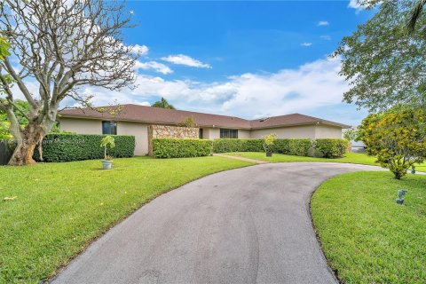 Villa ou maison à vendre à Palmetto Bay, Floride: 4 chambres, 348.94 m2 № 1328063 - photo 2