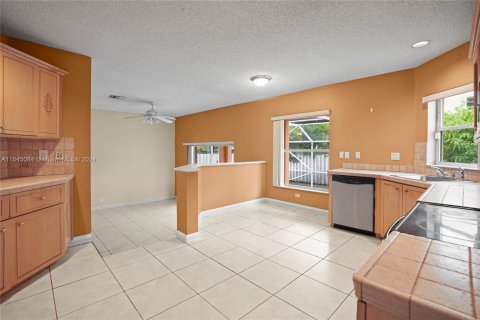 Villa ou maison à vendre à Pembroke Pines, Floride: 4 chambres, 240.34 m2 № 1328066 - photo 20