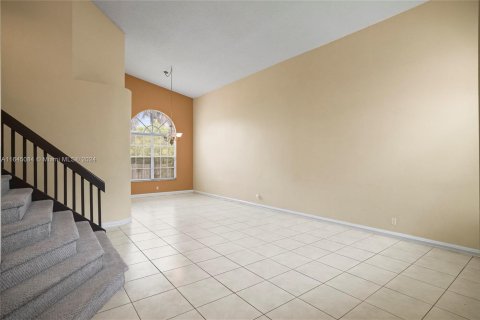 Villa ou maison à vendre à Pembroke Pines, Floride: 4 chambres, 240.34 m2 № 1328066 - photo 3