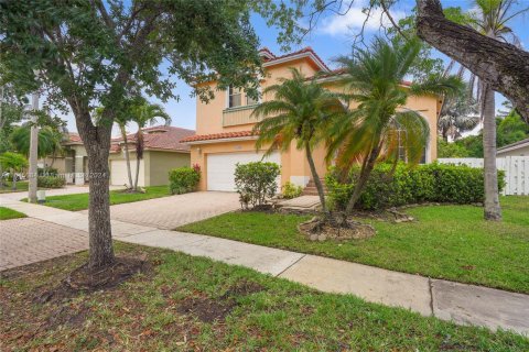 Villa ou maison à vendre à Pembroke Pines, Floride: 4 chambres, 240.34 m2 № 1328066 - photo 2