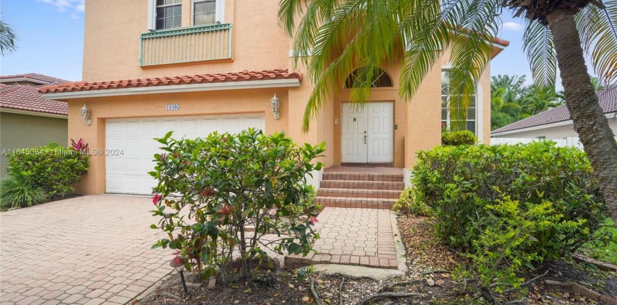 Villa ou maison à Pembroke Pines, Floride 4 chambres, 240.34 m2 № 1328066