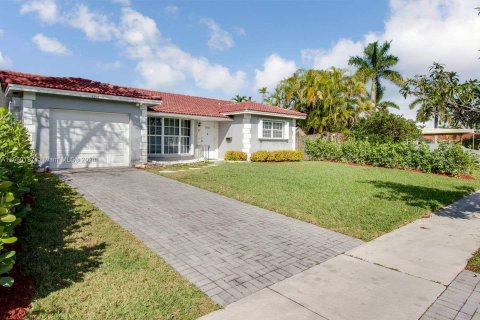 Villa ou maison à louer à Hollywood, Floride: 4 chambres, 164.16 m2 № 1365646 - photo 28