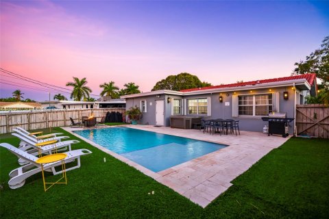 Villa ou maison à louer à Hollywood, Floride: 4 chambres, 164.16 m2 № 1365646 - photo 18