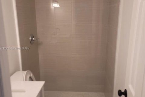 Immobilier commercial à vendre à Miami, Floride: 128.21 m2 № 1365735 - photo 13