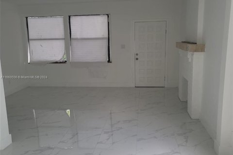 Immobilier commercial à vendre à Miami, Floride: 128.21 m2 № 1365735 - photo 15