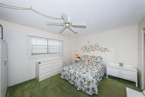 Condo in Saint Petersburg, Florida, 1 bedroom  № 363612 - photo 22