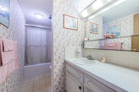 Condo in Saint Petersburg, Florida, 1 bedroom  № 363612 - photo 29