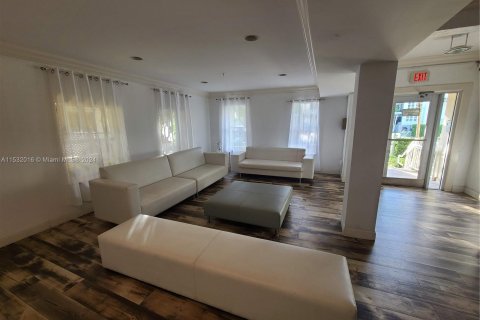 Condominio en venta en Miami Beach, Florida, 42.27 m2 № 1007195 - foto 5