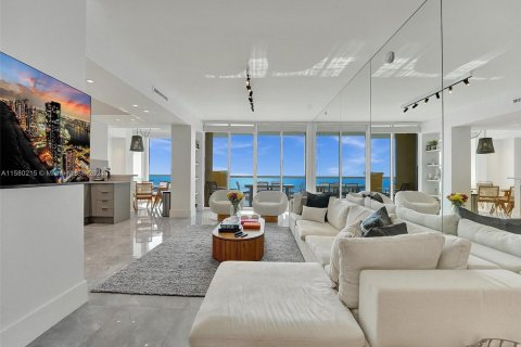 Condominio en venta en Sunny Isles Beach, Florida, 3 dormitorios, 205.69 m2 № 1155053 - foto 21