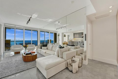 Condominio en venta en Sunny Isles Beach, Florida, 3 dormitorios, 205.69 m2 № 1155053 - foto 20