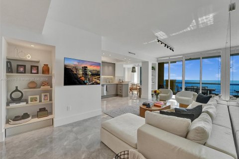 Condominio en venta en Sunny Isles Beach, Florida, 3 dormitorios, 205.69 m2 № 1155053 - foto 22