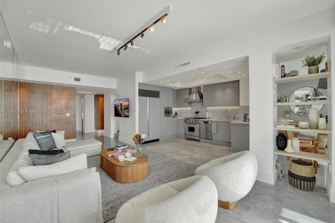 Condominio en venta en Sunny Isles Beach, Florida, 3 dormitorios, 205.69 m2 № 1155053 - foto 27