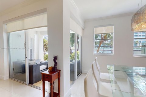 Condo in Aventura, Florida, 3 bedrooms  № 1236471 - photo 9