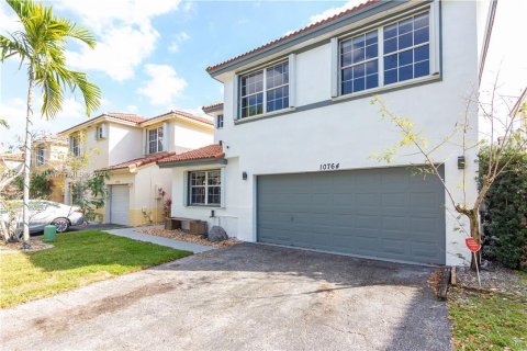 Villa ou maison à vendre à Cooper City, Floride: 3 chambres, 193.61 m2 № 1162689 - photo 2