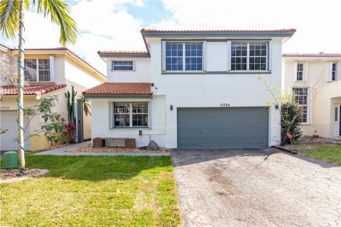 Villa ou maison à vendre à Cooper City, Floride: 3 chambres, 193.61 m2 № 1162689 - photo 1