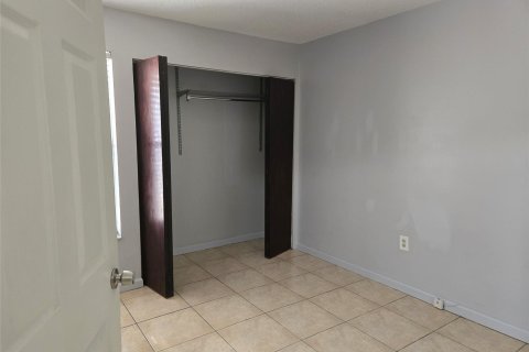 Condo in Miramar, Florida, 2 bedrooms  № 1096675 - photo 11