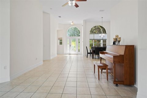 Villa ou maison à vendre à Kissimmee, Floride: 6 chambres, 315.77 m2 № 1302489 - photo 16