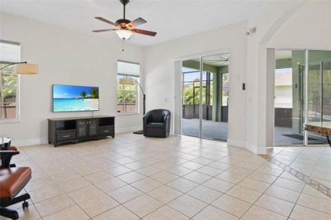 Villa ou maison à vendre à Kissimmee, Floride: 6 chambres, 315.77 m2 № 1302489 - photo 20