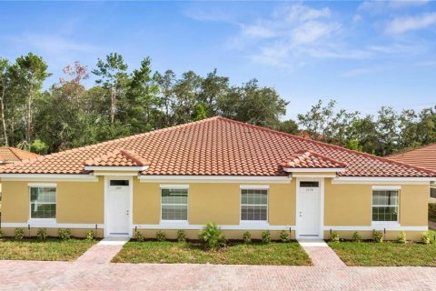 Villa ou maison à vendre à Kissimmee, Floride: 2 chambres, 97.55 m2 № 1367930 - photo 1