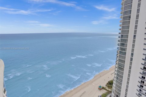 Condo in Sunny Isles Beach, Florida, 3 bedrooms  № 1367099 - photo 17