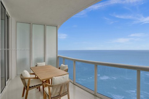 Condo in Sunny Isles Beach, Florida, 3 bedrooms  № 1367099 - photo 11