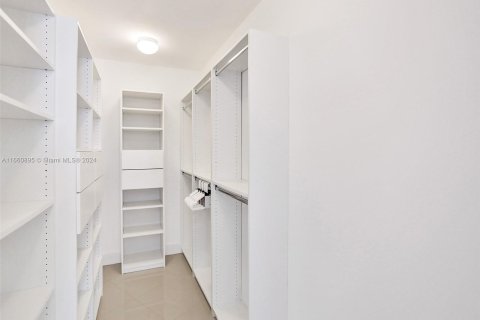 Condo in Sunny Isles Beach, Florida, 3 bedrooms  № 1367099 - photo 25