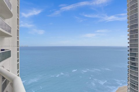 Condo in Sunny Isles Beach, Florida, 3 bedrooms  № 1367099 - photo 3