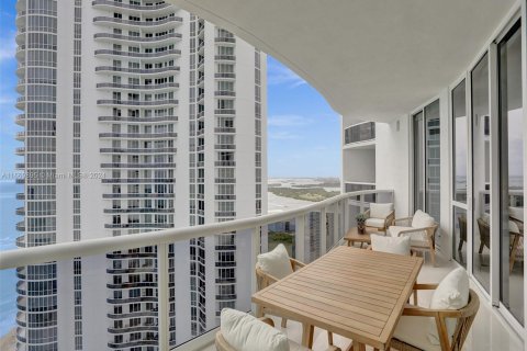 Condo in Sunny Isles Beach, Florida, 3 bedrooms  № 1367099 - photo 14