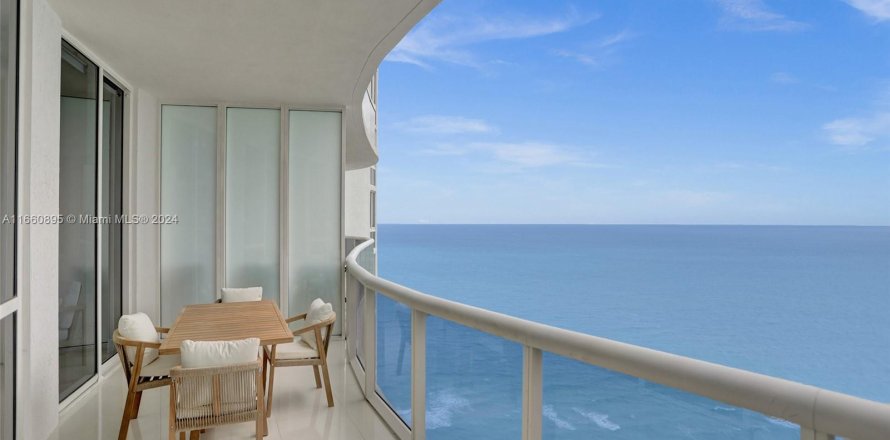 Condo in Sunny Isles Beach, Florida, 3 bedrooms  № 1367099