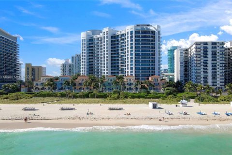 Condominio en venta en Miami Beach, Florida, 4 dormitorios, 369.94 m2 № 965523 - foto 5