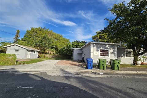 Villa ou maison à vendre à Hallandale Beach, Floride: 4 chambres, 138.61 m2 № 868154 - photo 26