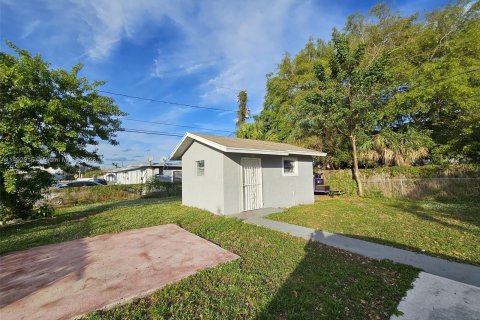 Villa ou maison à vendre à Hallandale Beach, Floride: 4 chambres, 138.61 m2 № 868154 - photo 30