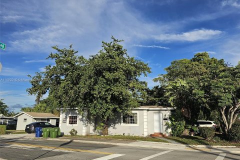 Villa ou maison à vendre à Hallandale Beach, Floride: 4 chambres, 138.61 m2 № 868154 - photo 28