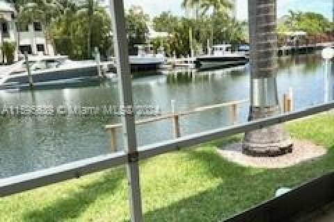 Condominio en venta en Hallandale Beach, Florida, 2 dormitorios, 97.55 m2 № 1189184 - foto 18