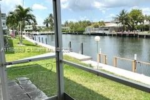 Condominio en venta en Hallandale Beach, Florida, 2 dormitorios, 97.55 m2 № 1189184 - foto 27