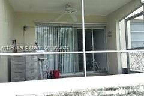 Condominio en venta en Hallandale Beach, Florida, 2 dormitorios, 97.55 m2 № 1189184 - foto 19