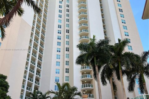 Copropriété à vendre à Aventura, Floride: 3 chambres, 173.36 m2 № 1189219 - photo 11